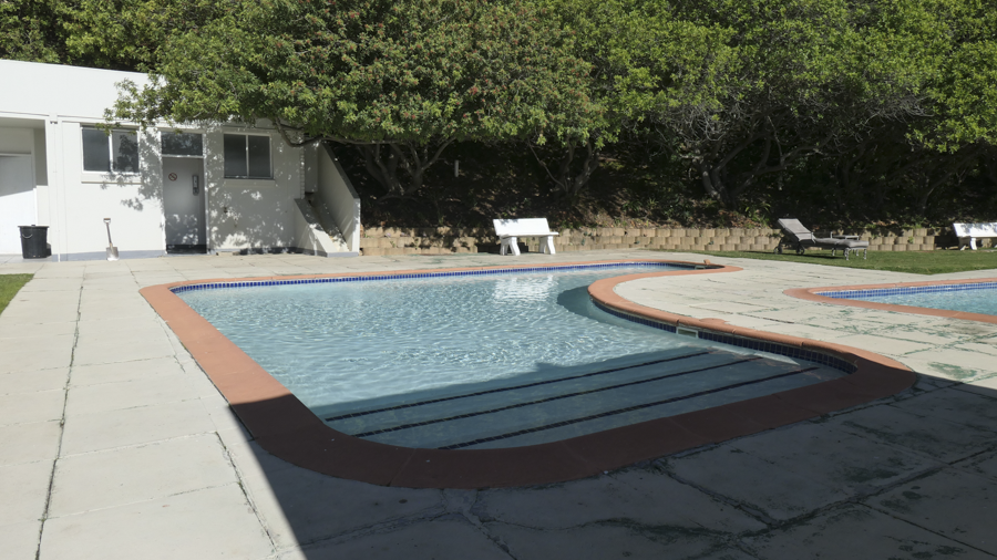 Disa Towers Pool 25