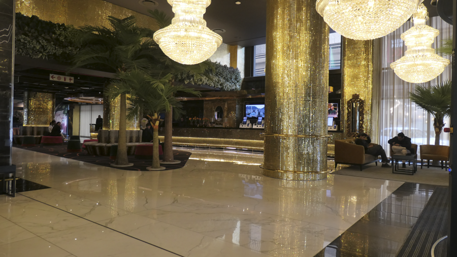 Hotel SKy Lobby 12